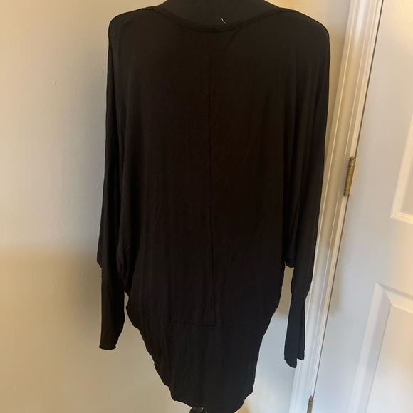 Plus Size Woman’s Long Sleeve Plunge Front Top Size 3X - Picture 2 of 3